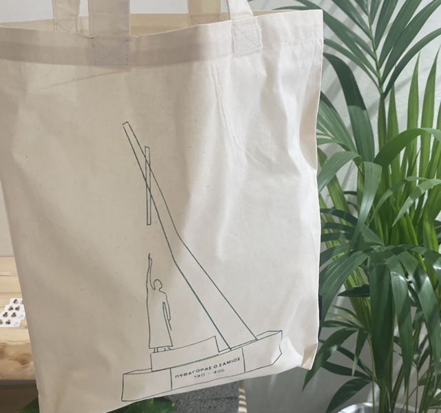 "Pythagoras statue" tote bag